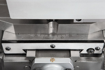 Токарно-винторезный станок серии ZX GH-1860ZX DRO RFS