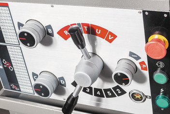 Токарно-винторезный станок GHB-1330A