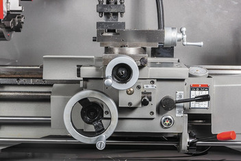 Токарно-винторезный станок GHB-1330A