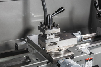 Токарно-винторезный станок GHB-1330A