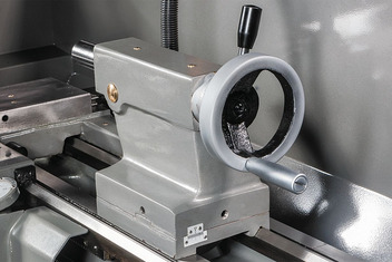 Токарно-винторезный станок GHB-1330A