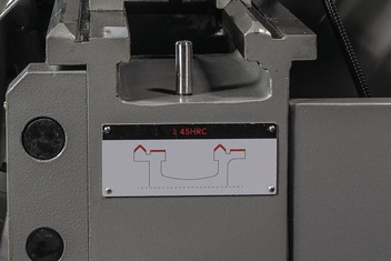 Токарно-винторезный станок GHB-1330A