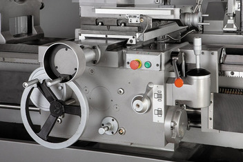 GH-31120 ZHD RFS Токарно-винторезный станок