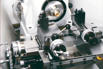 Инструментальный токарный станок JTL-618DTC DRO